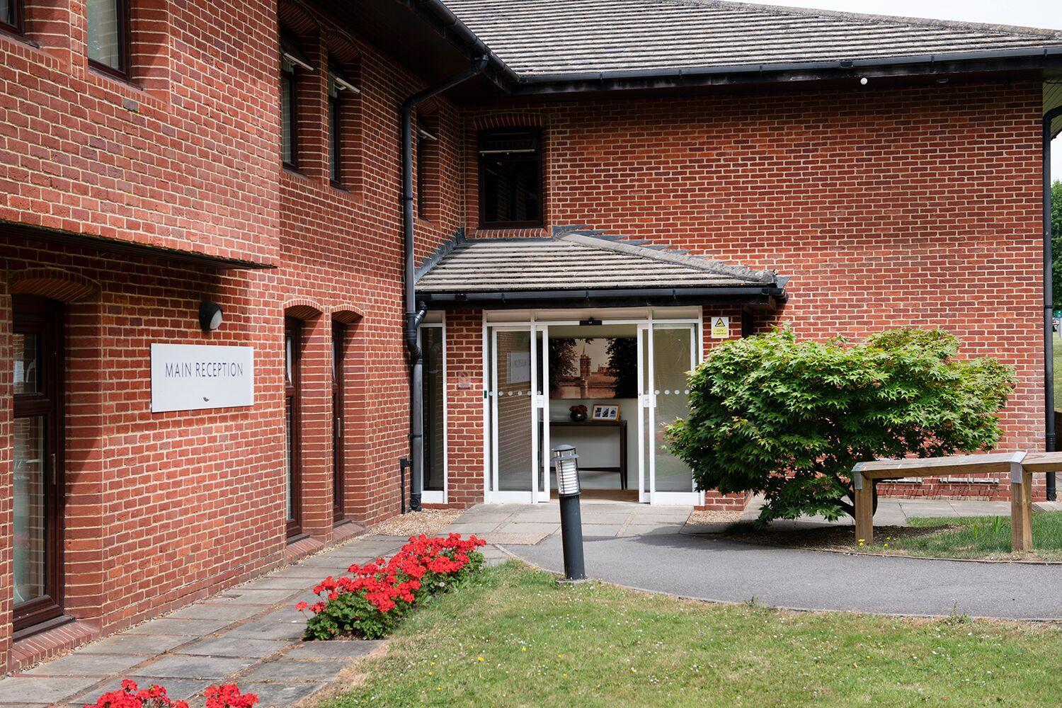 De Vere Horsley Estate East Horsley Exterior foto
